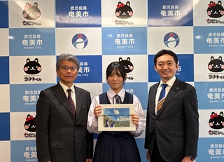 R8.4.2　高校生サミットIN奄美　市長へ報告　1 写真撮影_1